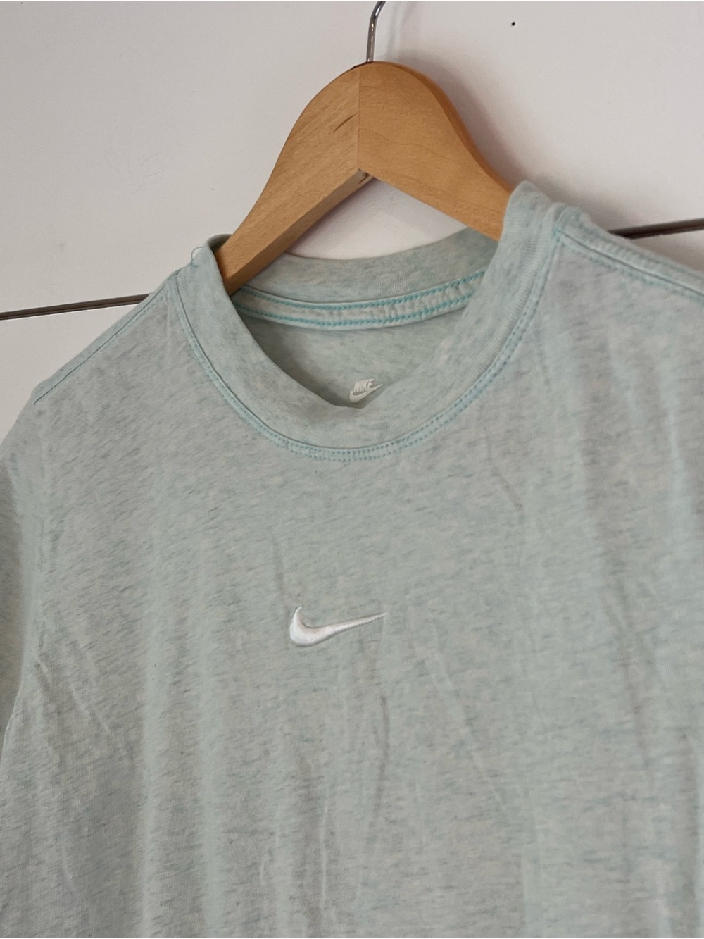Nike Light Mint Green Crop Tee with White Swoosh athleisure‎ activewear - Picture 4 of 6